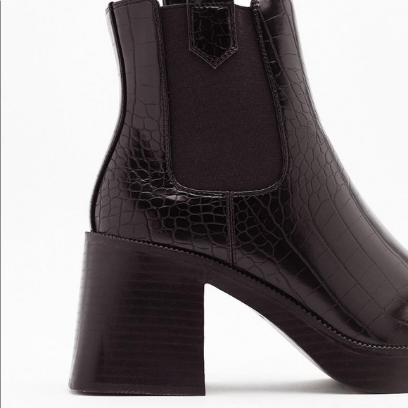 US 8 Faux leather croc square toes heeled boots - Picture 4 of 7